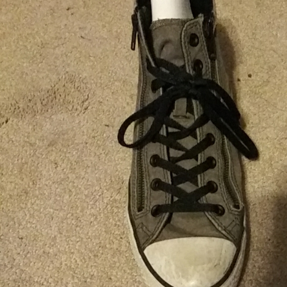 Converses - Picture 5 of 7